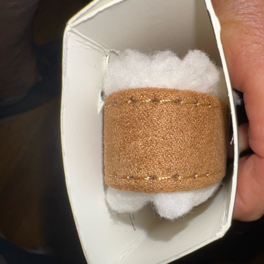 KOOLABURRA by UGG Koola Faux  Suede (Tan) Pet Collar Size Med. NWT - Picture 3 of 5